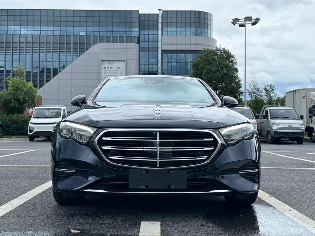 Mercedes-Benz E-Class 2024