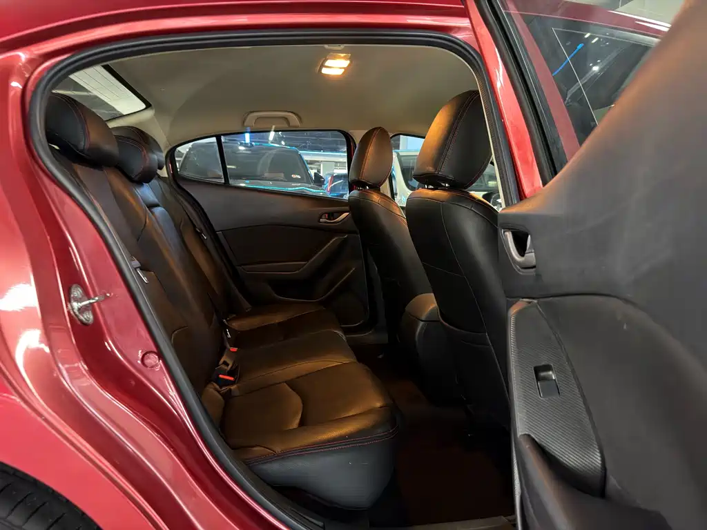 Mazda 3 Axela 2019 — фото 13