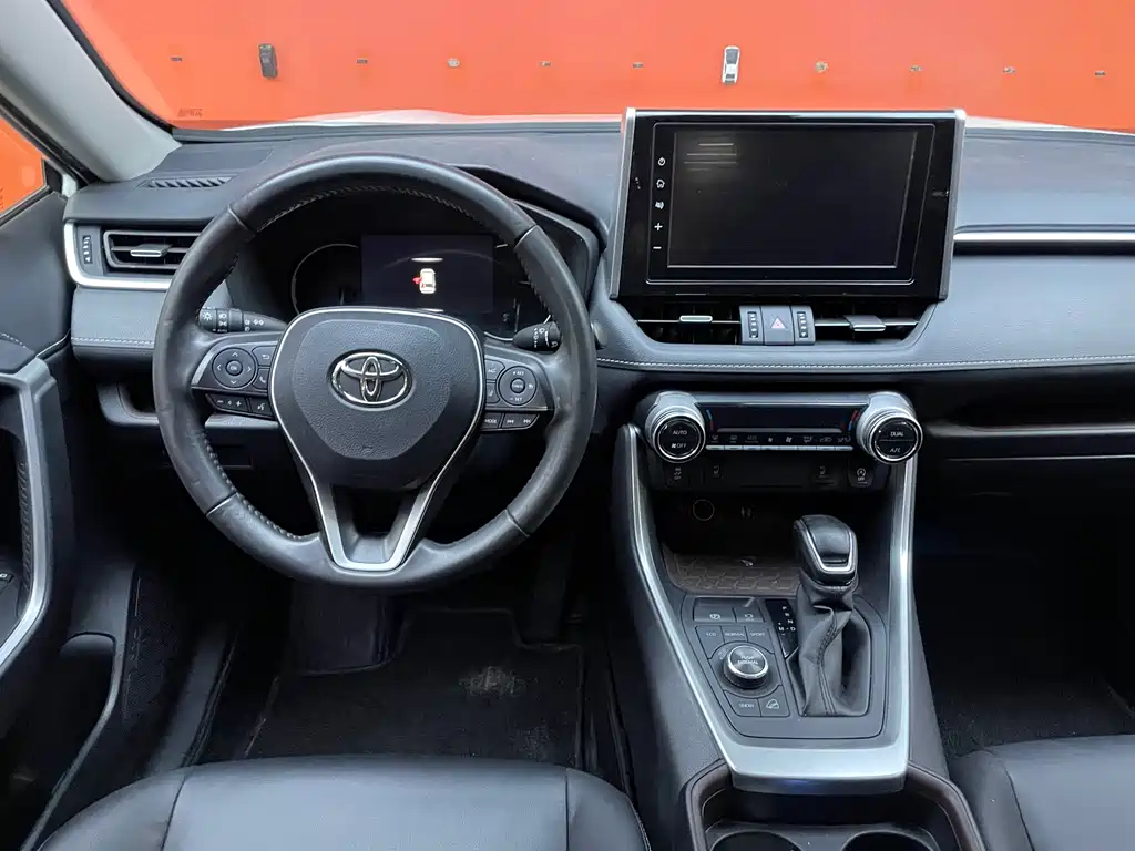 Toyota RAV4 2021 — фото 10