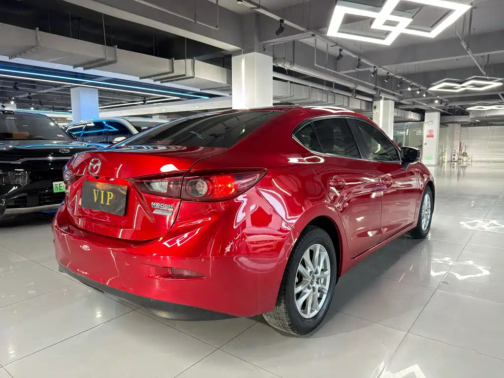 Mazda 3 Axela 2019 — фото 4