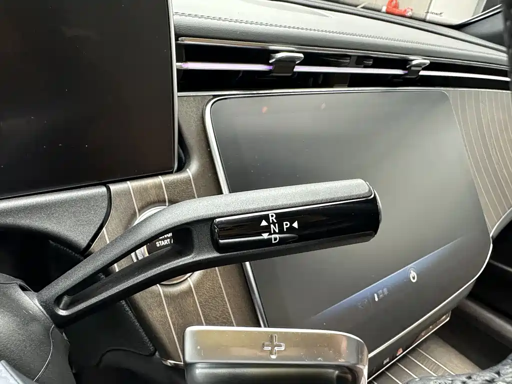 Mercedes-Benz E-Class 2025 — фото 15
