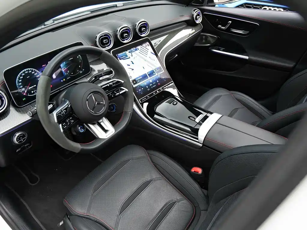 Mercedes-Benz C-Class AMG 2024 — фото 4