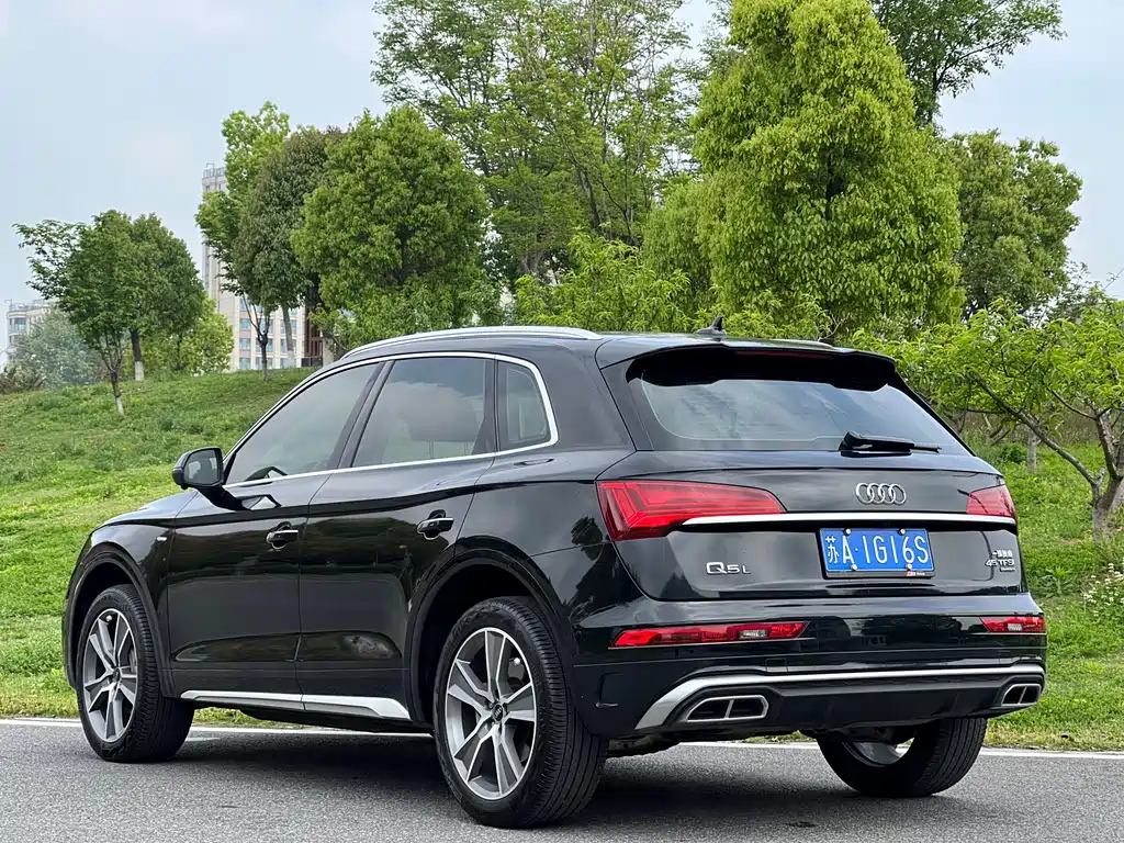 Audi Q5L 2022 — фото 7
