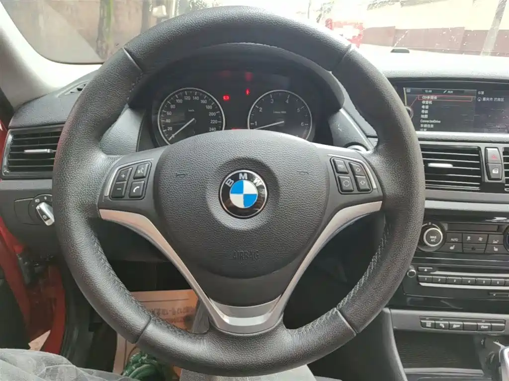 BMW X1 2015 — фото 11