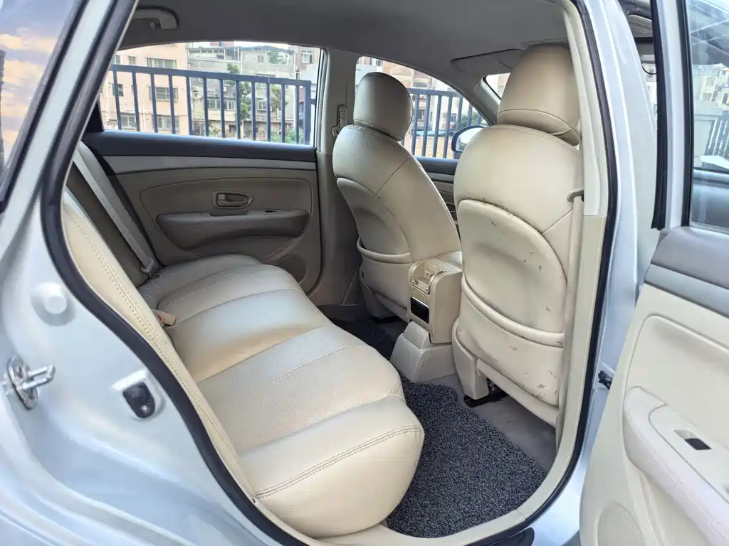 Nissan Sylphy 2012 — фото 11