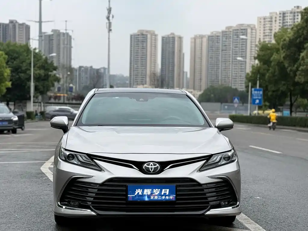 Toyota Camry 2022 — фото 3