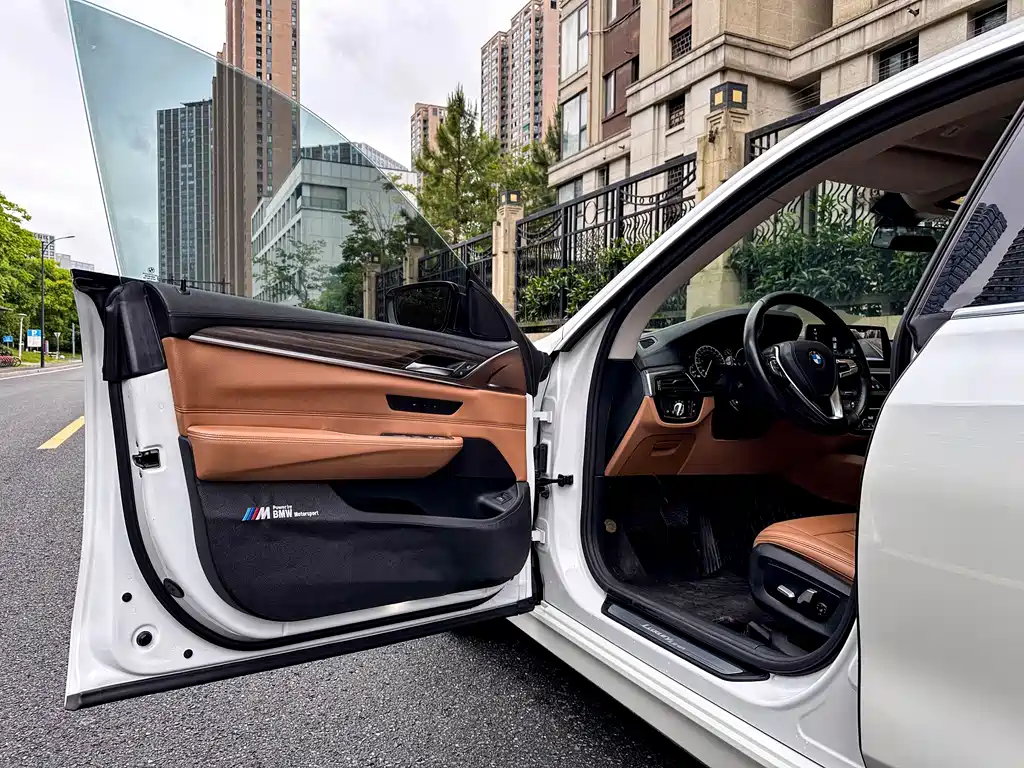 BMW 6 Series GT 2019 — фото 12