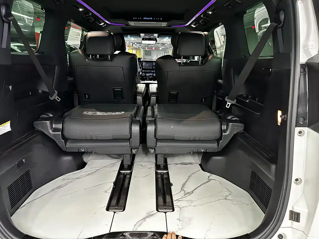 Toyota Alphard 2021 — фото 19