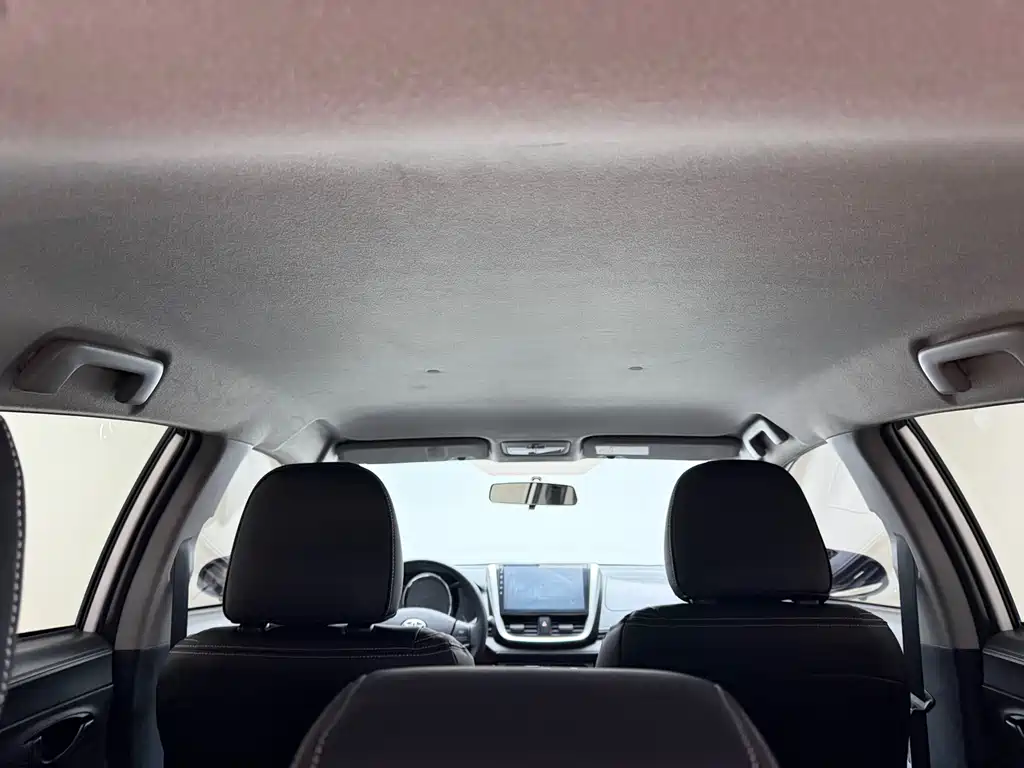 Toyota Yaris L 2022 — фото 27