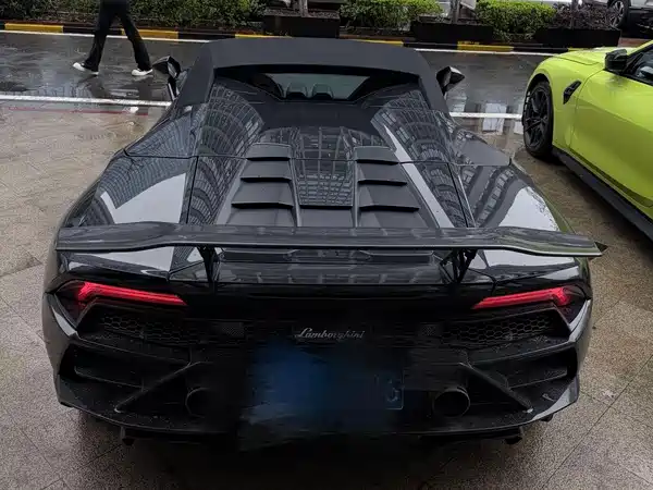 Lamborghini Huracan 2021
