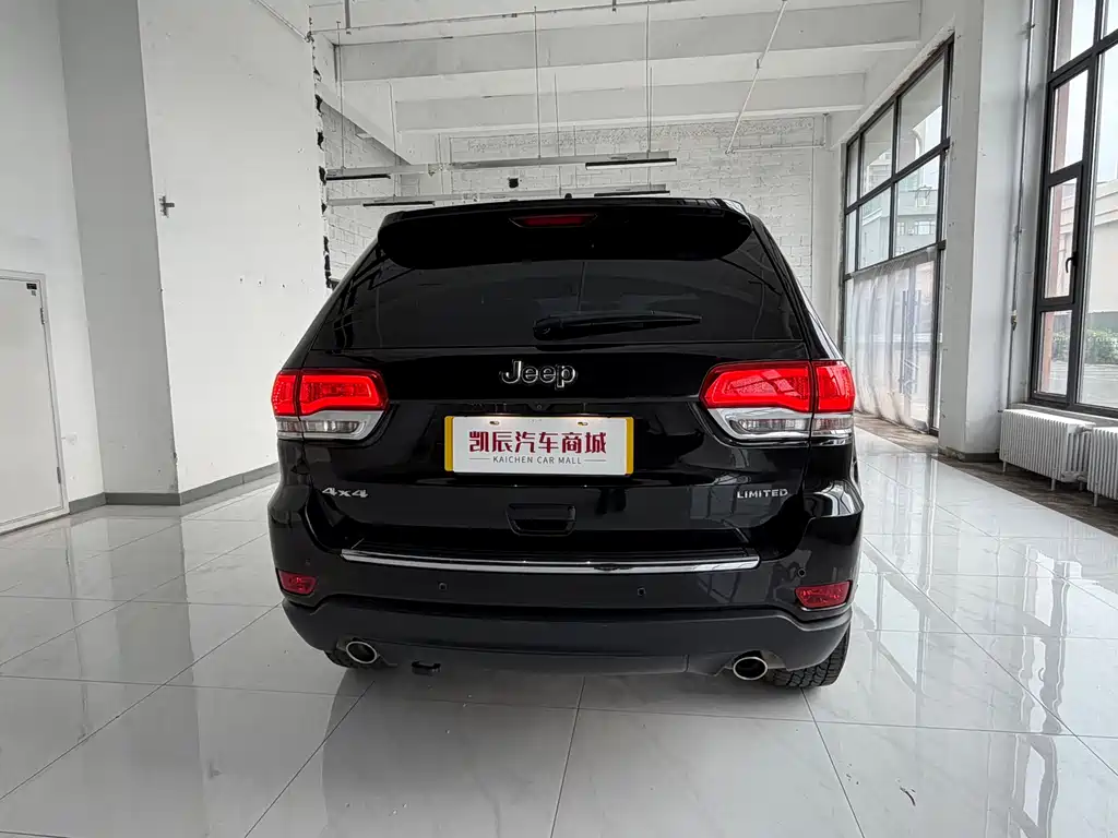 Jeep Grand Cherokee 2017 — фото 6
