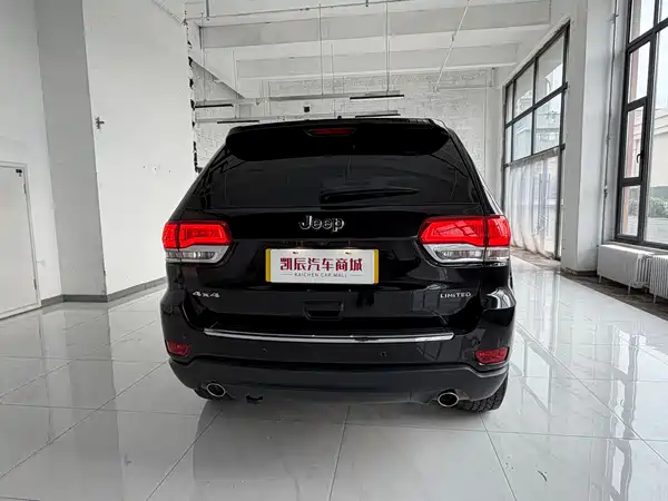 Jeep Grand Cherokee 2016