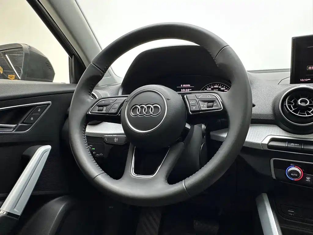 Audi Q2L 2019 — фото 10