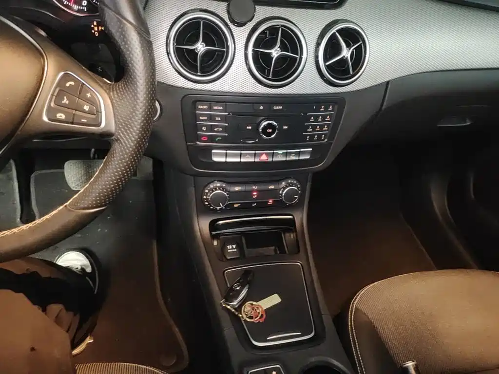 Mercedes-Benz B-Class 2015 — фото 14