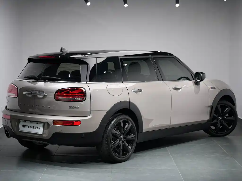MINI CLUBMAN 2024 — фото 11