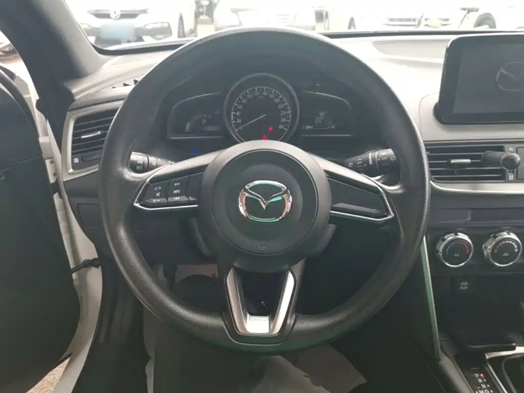 Mazda CX-4 2019 — фото 11