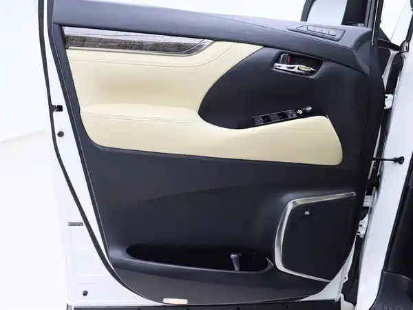 Toyota Alphard 2021