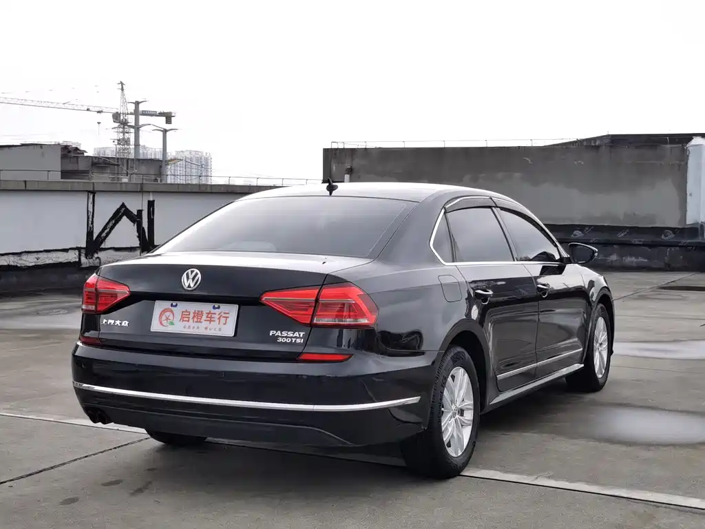 Volkswagen Passat 2017 — фото 15
