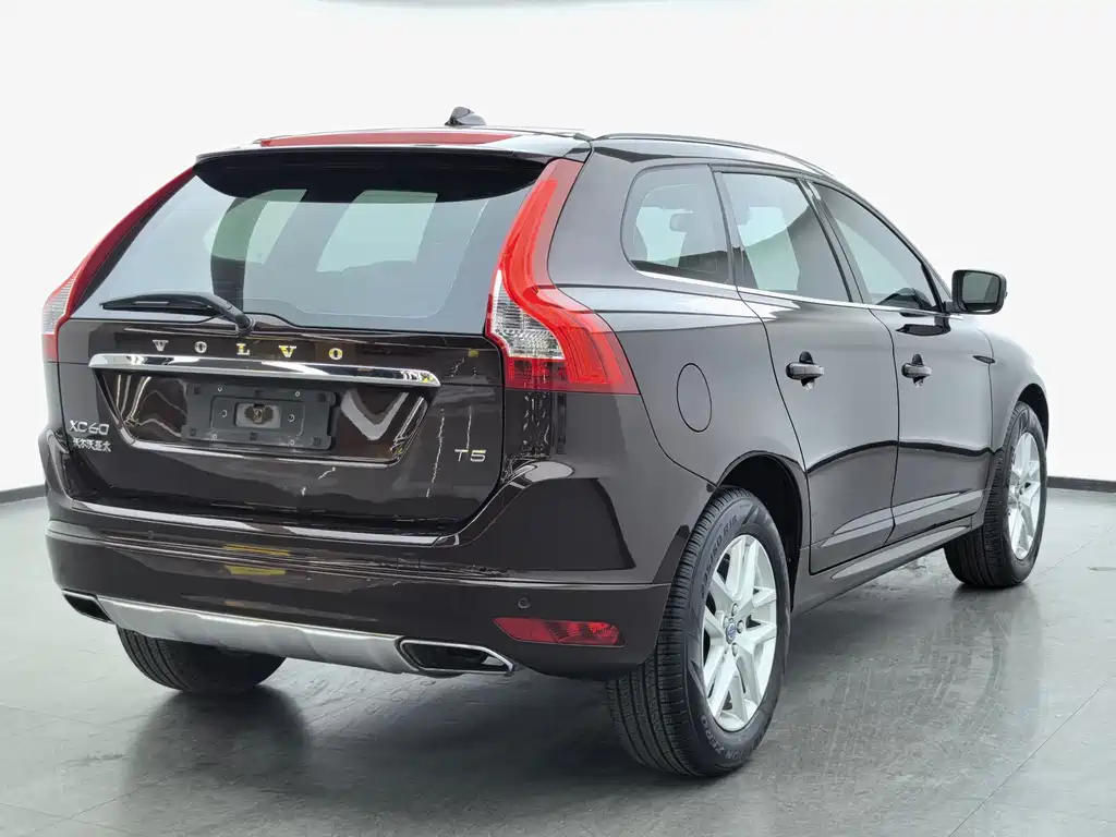 Volvo XC60 2017 — фото 4