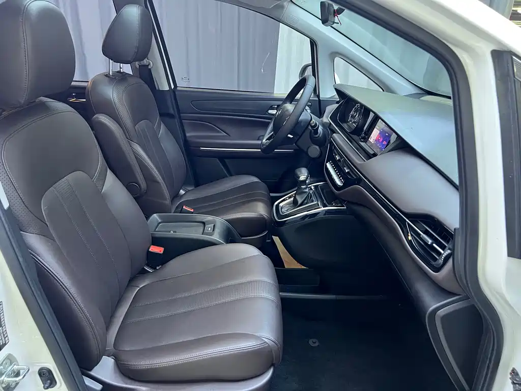 GAC Motor Trumpchi M6 2019 — фото 14