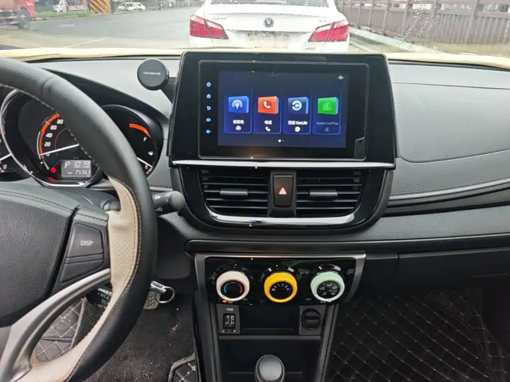 Toyota Yaris L 2021 — фото 13