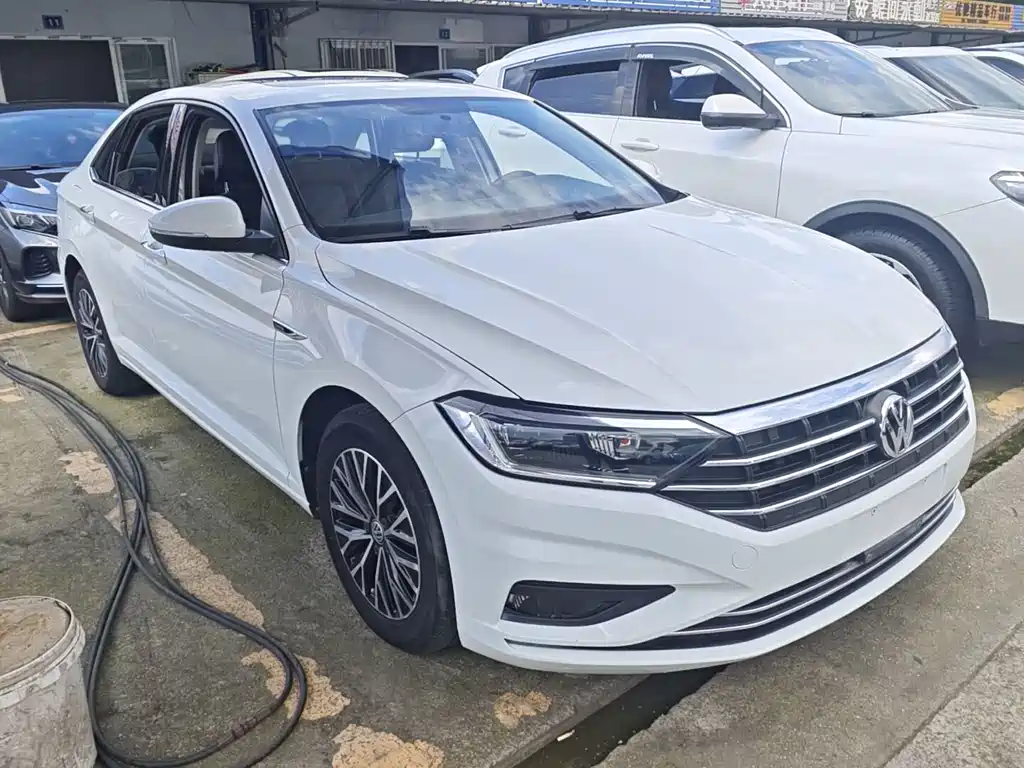 Volkswagen Sagitar 2021