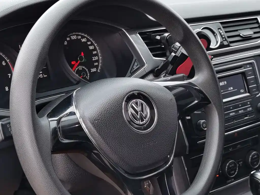 Volkswagen Passat 2017 — фото 4