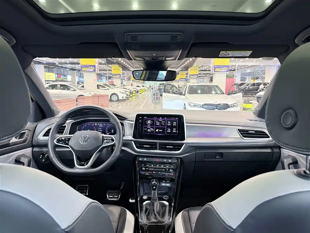 Volkswagen T-Roc 2023 — фото 23