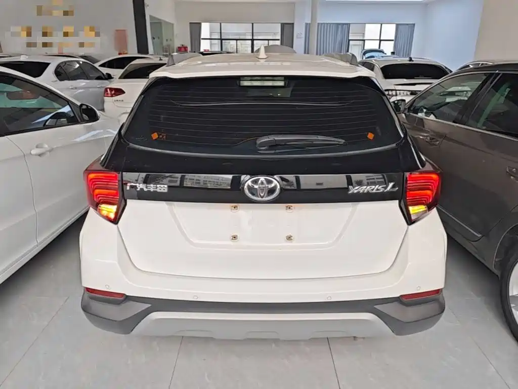 Toyota Yaris L 2023
