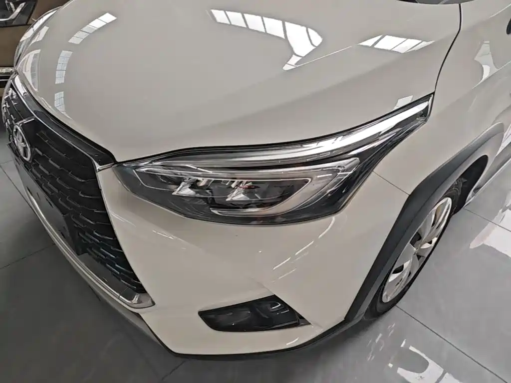 Toyota Yaris L 2023 — фото 24
