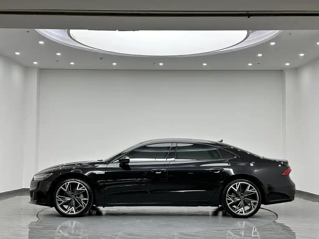 Audi A7L 2022