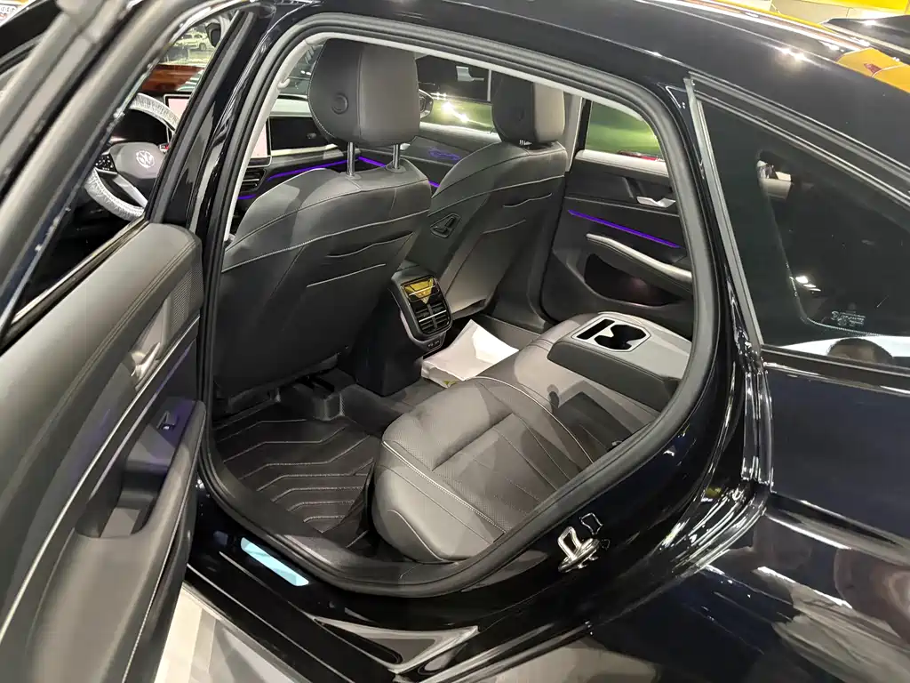 Volkswagen Passat 2025