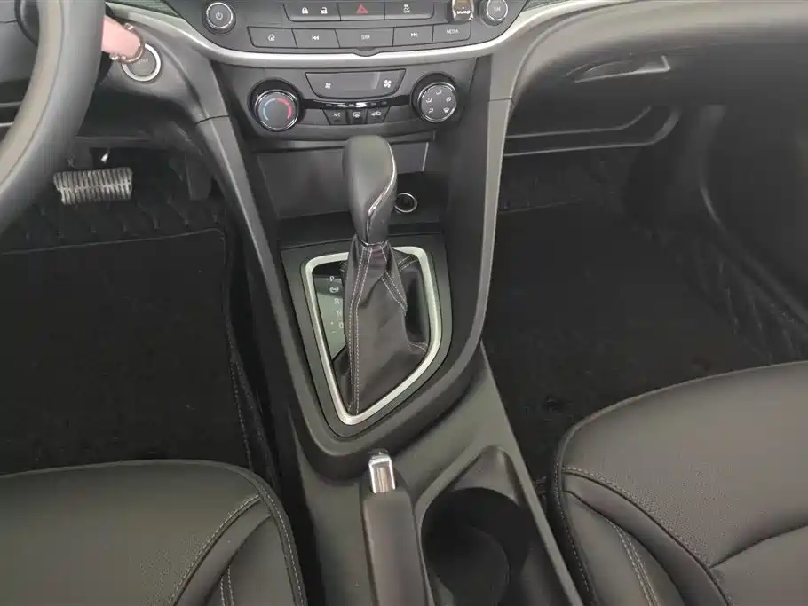Buick Excelle 2021 — фото 16