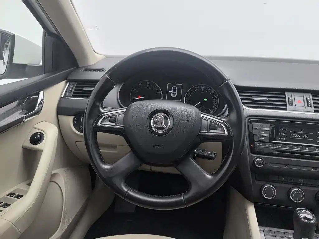 Skoda Octavia 2015 — фото 11