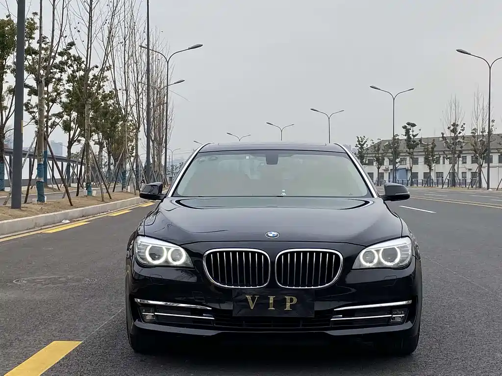 BMW 7 Series 2013 — фото 2