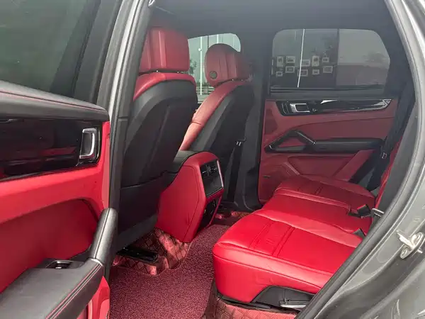 Porsche Cayenne 2021