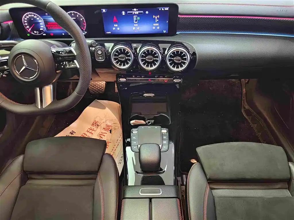 Mercedes-Benz A-Class 2023 — фото 12