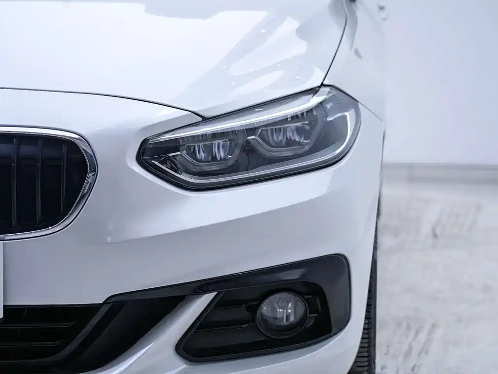 BMW 1 Series 2018 — фото 7