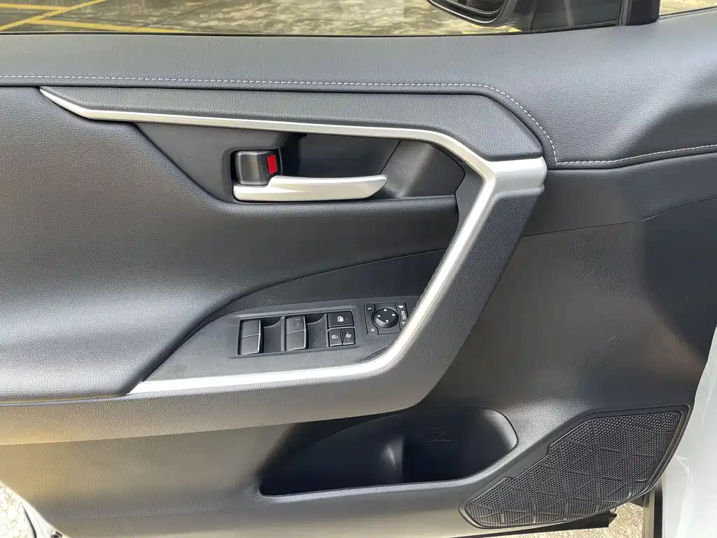 Toyota Wildlander 2023 — фото 11
