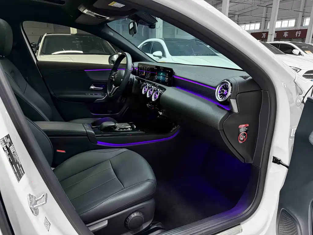 Mercedes-Benz A-Class 2023 — фото 17
