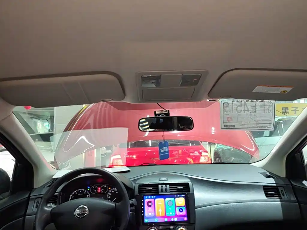 Nissan Tiida 2015 — фото 18