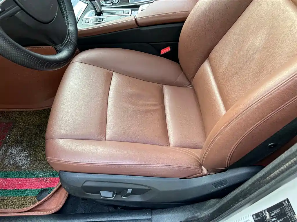 BMW 5 Series 2015 — фото 10