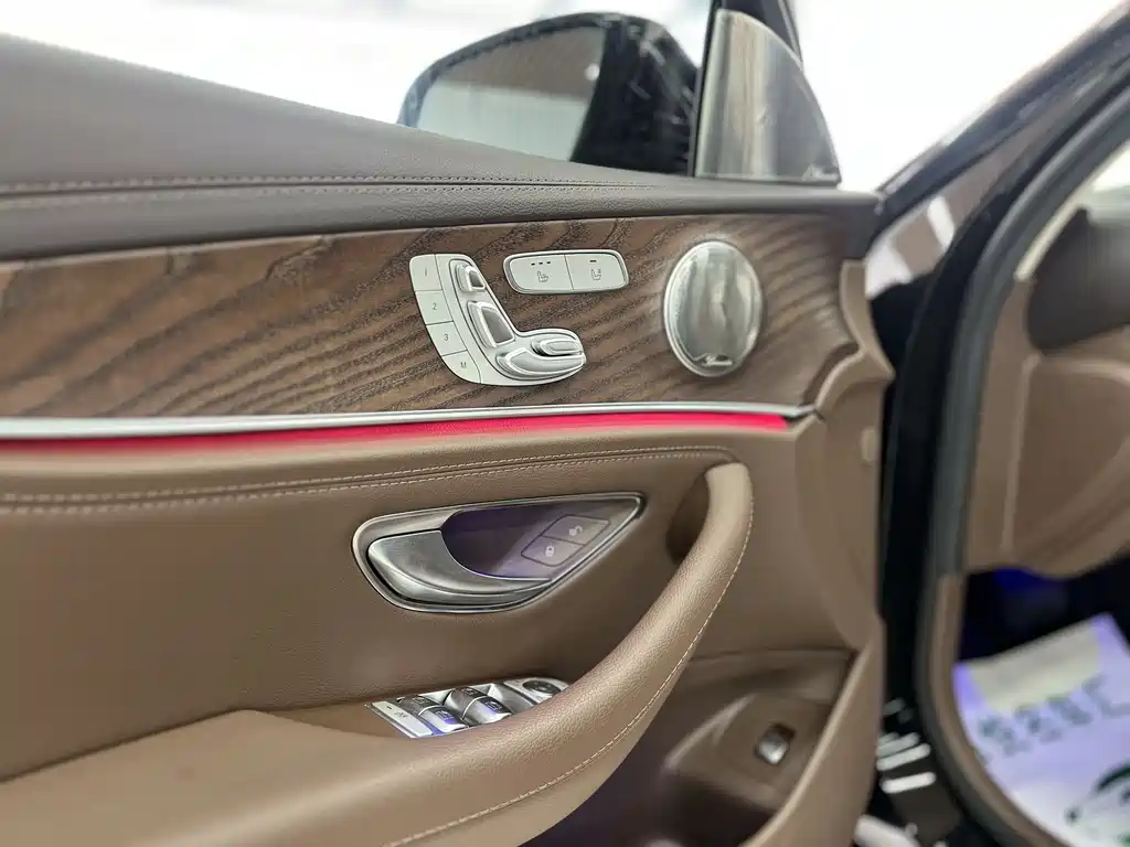 Mercedes-Benz E-Class 2023 — фото 11