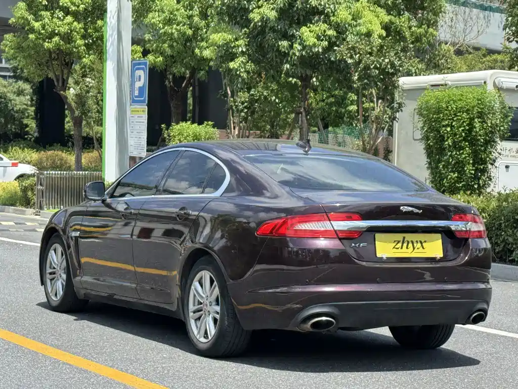 Jaguar XF 2015 — фото 5