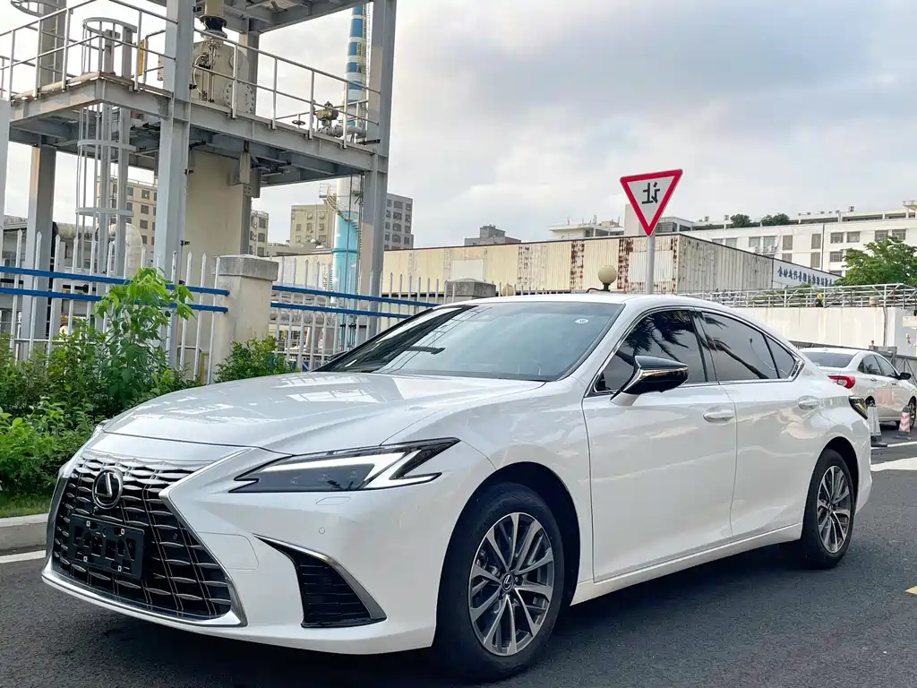 Lexus ES 2026 — фото 10