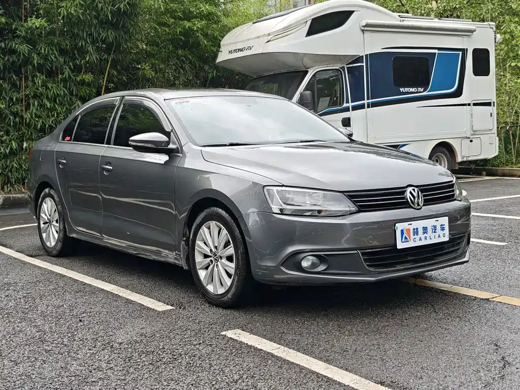 Volkswagen Sagitar 2014