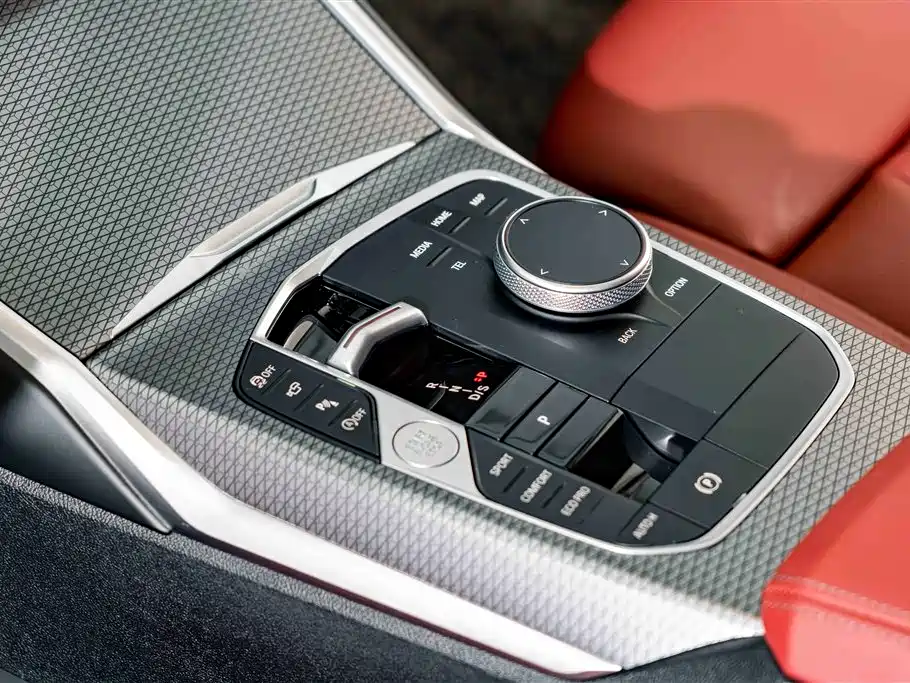 BMW 3 Series 2025 — фото 17