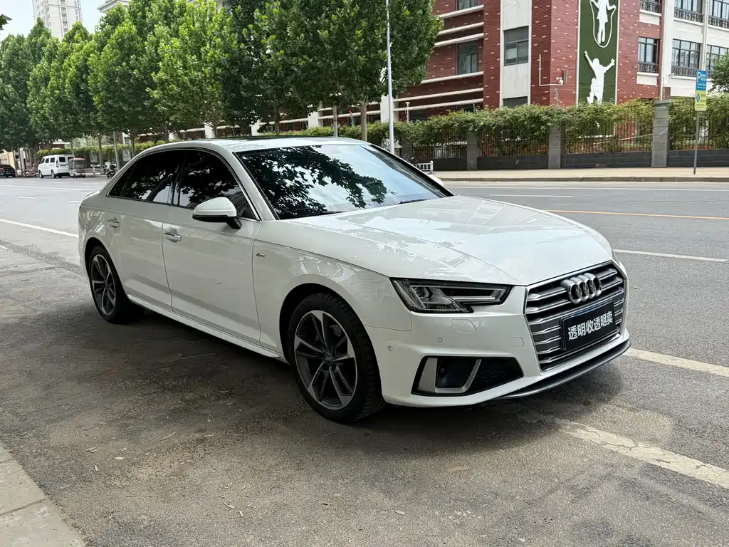 Audi A4L 2019