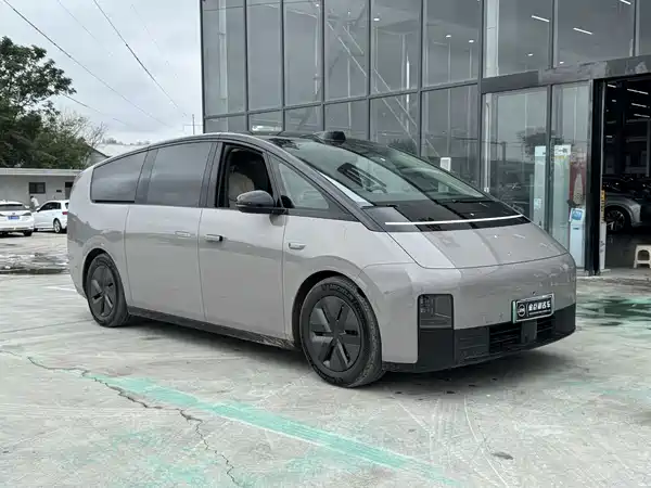 Li Auto MEGA 2024
