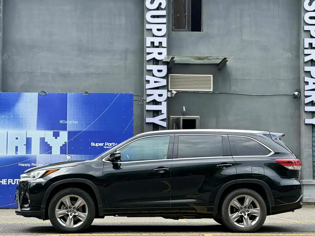 Toyota Highlander 2021 — фото 18